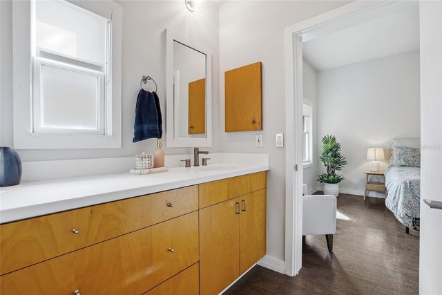 106 FAREHAM PLACE N, St Petersburg, FL 33701