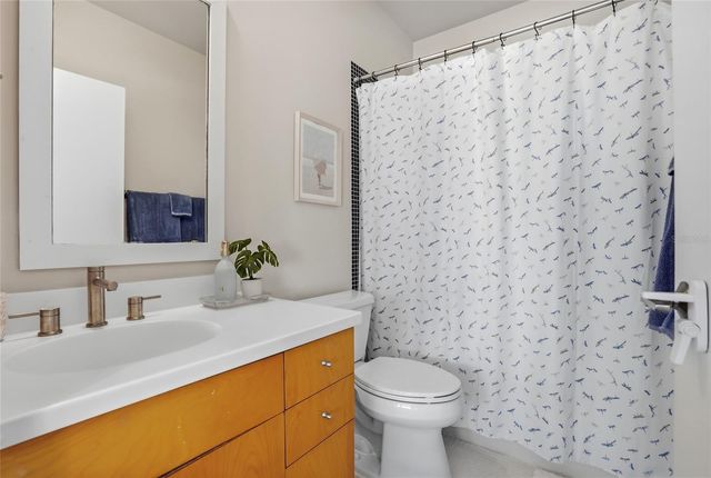 106 FAREHAM PLACE N, St Petersburg, FL 33701