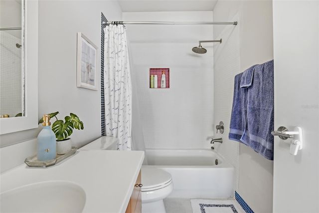 106 FAREHAM PLACE N, St Petersburg, FL 33701