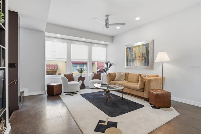 106 FAREHAM PLACE N, St Petersburg, FL 33701