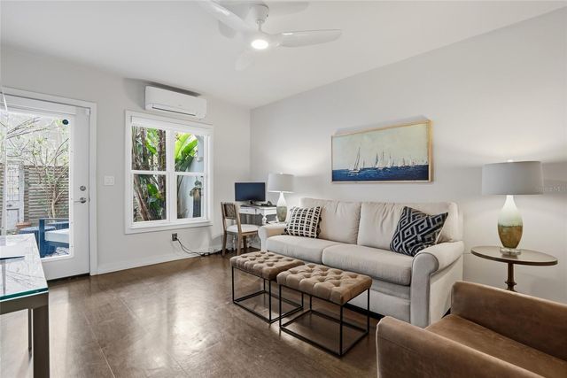 106 FAREHAM PLACE N, St Petersburg, FL 33701