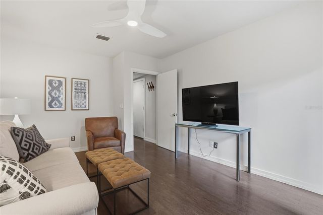 106 FAREHAM PLACE N, St Petersburg, FL 33701