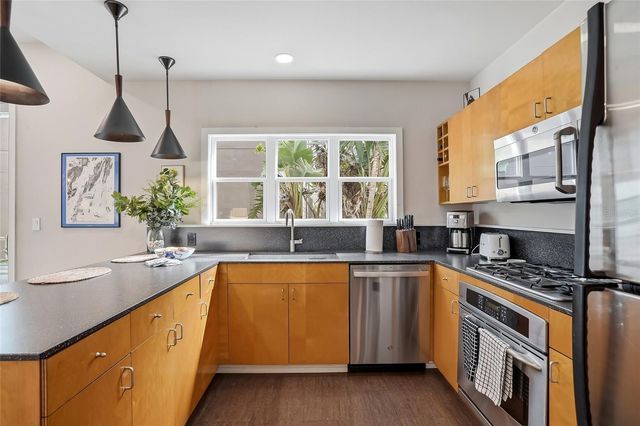 106 FAREHAM PLACE N, St Petersburg, FL 33701