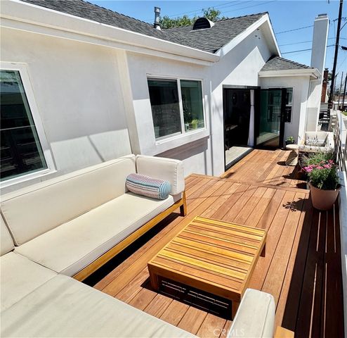 1001 8th Place, Hermosa Beach, CA 90254