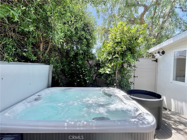 1001 8th Place, Hermosa Beach, CA 90254