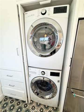 1001 8th Place, Hermosa Beach, CA 90254