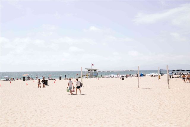 1001 8th Place, Hermosa Beach, CA 90254