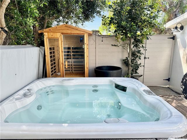 1001 8th Place, Hermosa Beach, CA 90254