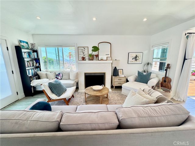 1001 8th Place, Hermosa Beach, CA 90254