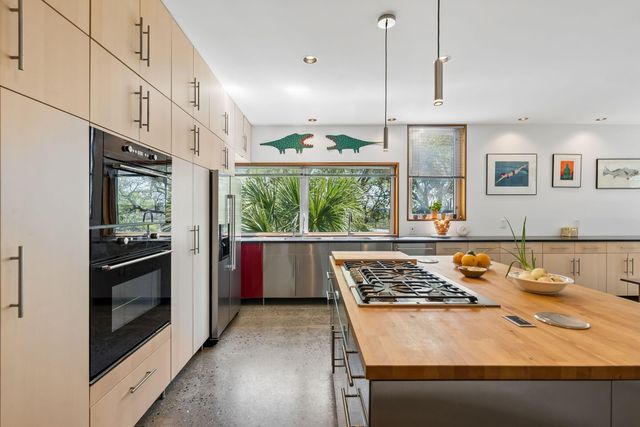 7965 Russell Creek Drive, Edisto Island, SC 29438