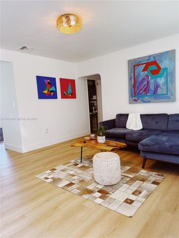 1075 NE 120th St, Biscayne Park, FL 33161