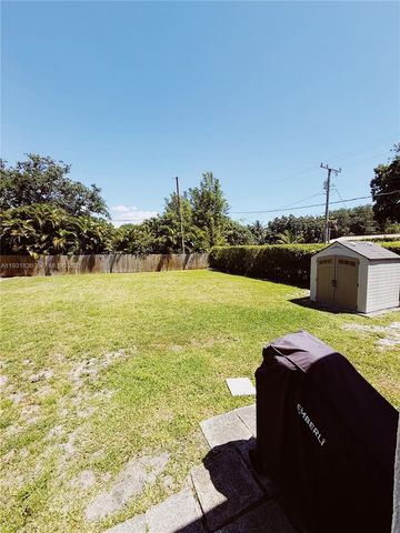 1075 NE 120th St, Biscayne Park, FL 33161