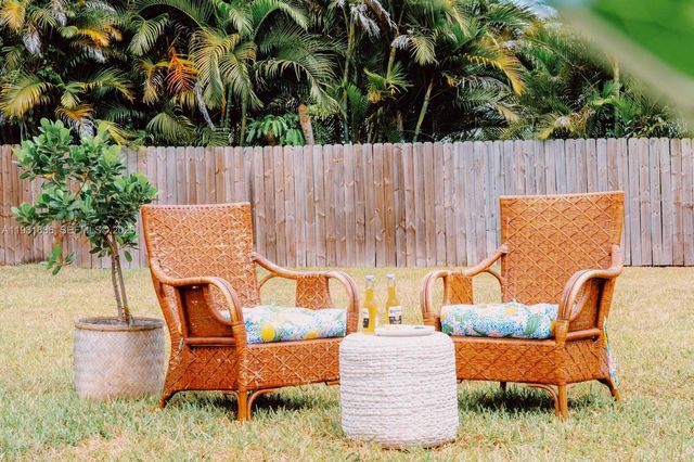 1075 NE 120th St, Biscayne Park, FL 33161