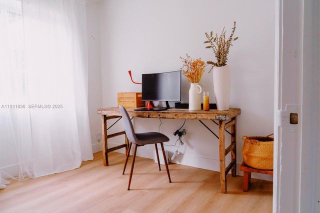 1075 NE 120th St, Biscayne Park, FL 33161