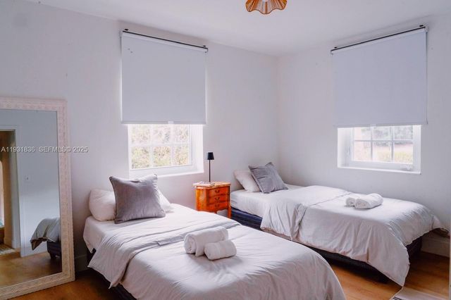 1075 NE 120th St, Biscayne Park, FL 33161