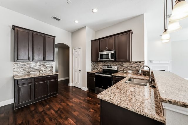 502 Dover Park Trail, Mansfield, TX 76063