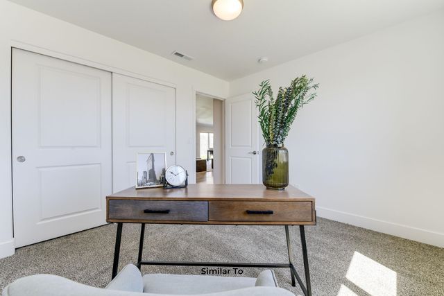 19 W 13th St, Deer Park, WA 99006