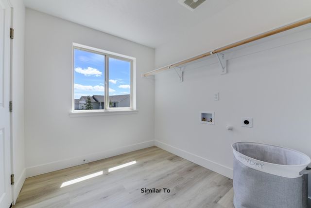 19 W 13th St, Deer Park, WA 99006