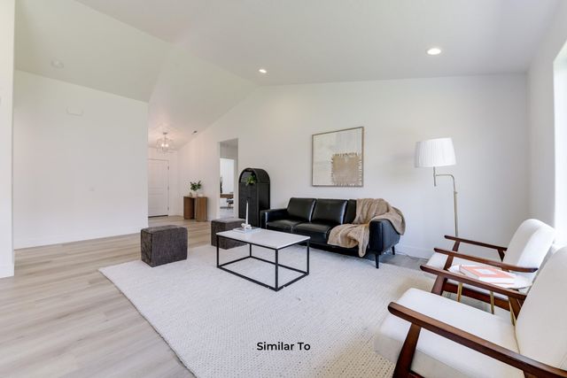 19 W 13th St, Deer Park, WA 99006