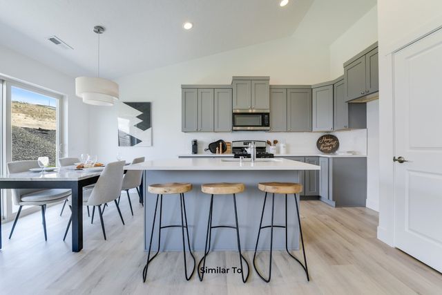 19 W 13th St, Deer Park, WA 99006