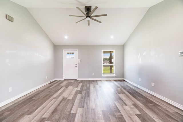 735 TODD Street, Blossom, TX 75416