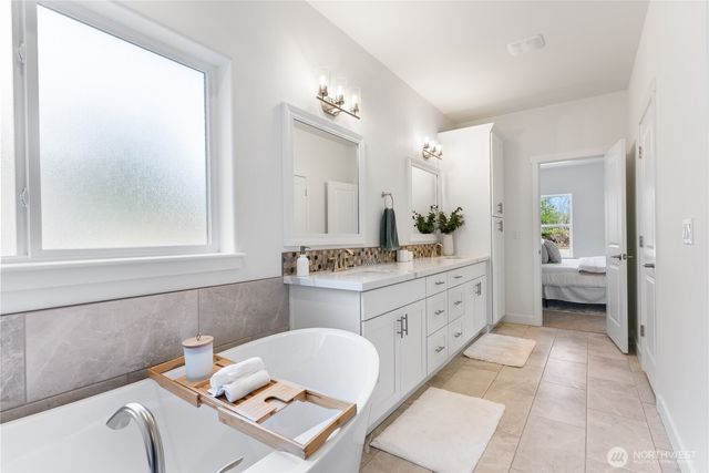 11329 Elks Landing Court SE, Yelm, WA 98597