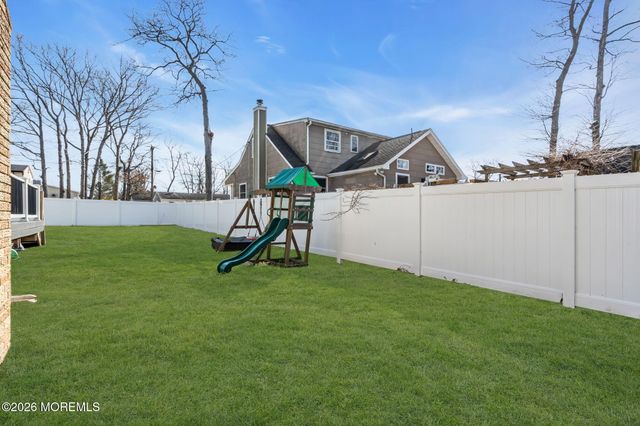 553 Vaughn Avenue, Forked River, NJ 08731