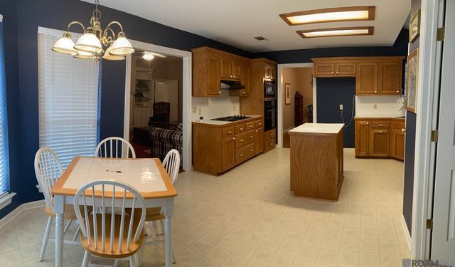 5242 River Meadow Dr, Baton Rouge, LA 70820