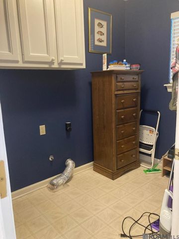 5242 River Meadow Dr, Baton Rouge, LA 70820