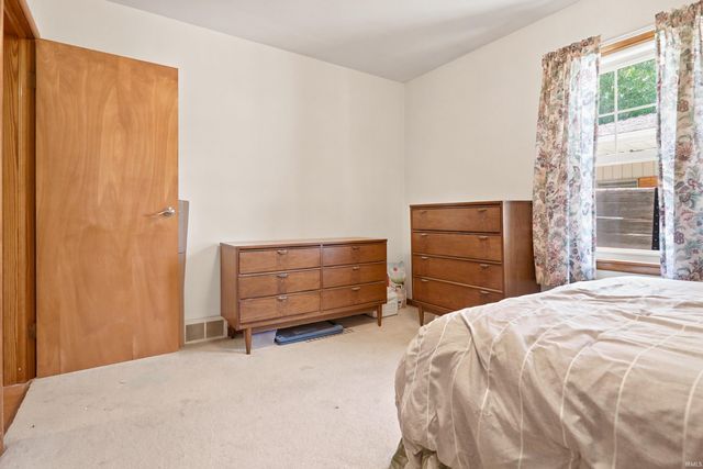 2116 Southeast Boulevard, Evansville, IN 47714