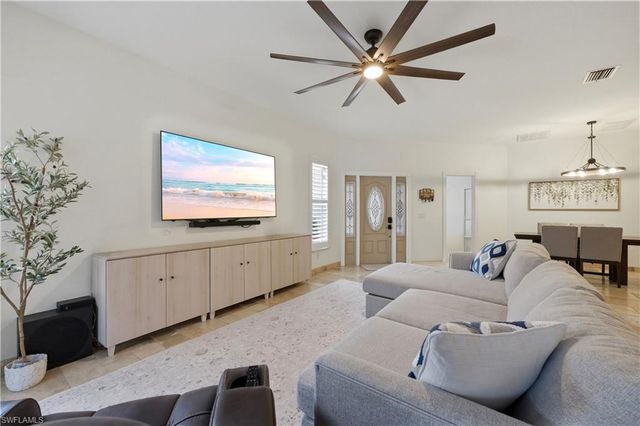 415 Crossfield CIR 81, Naples, FL 34104