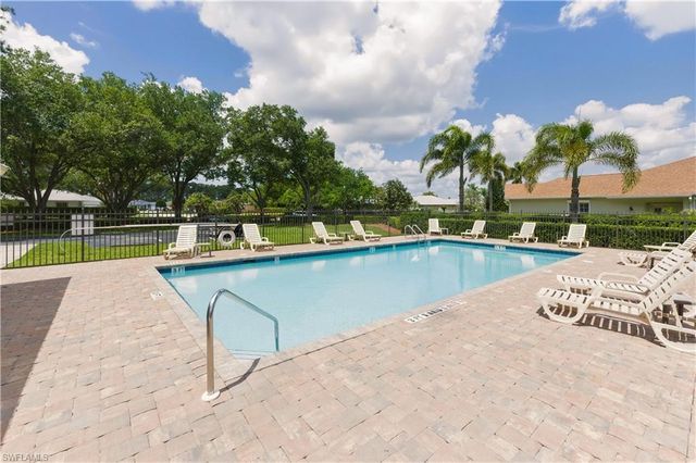 415 Crossfield CIR 81, Naples, FL 34104