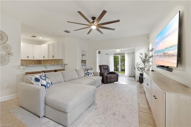 415 Crossfield CIR 81, Naples, FL 34104