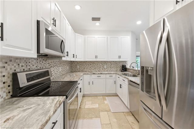 415 Crossfield CIR 81, Naples, FL 34104