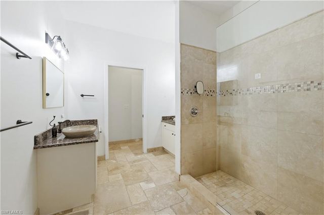 415 Crossfield CIR 81, Naples, FL 34104