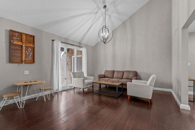 11 HILLTOP COURT, Appleton, WI 54914