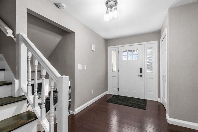 11 HILLTOP COURT, Appleton, WI 54914