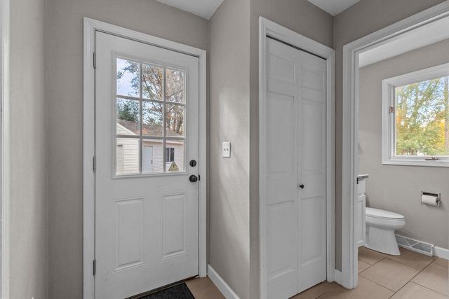 11 HILLTOP COURT, Appleton, WI 54914