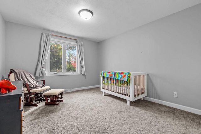 11 HILLTOP COURT, Appleton, WI 54914