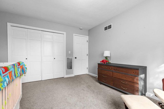 11 HILLTOP COURT, Appleton, WI 54914