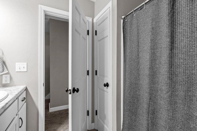 11 HILLTOP COURT, Appleton, WI 54914