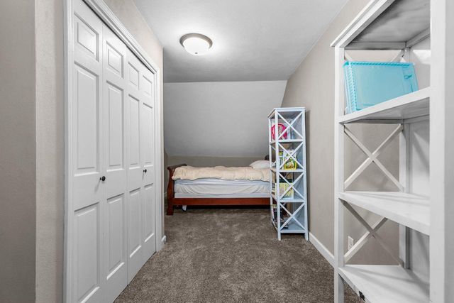 11 HILLTOP COURT, Appleton, WI 54914