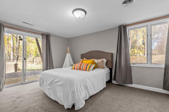 11 HILLTOP COURT, Appleton, WI 54914