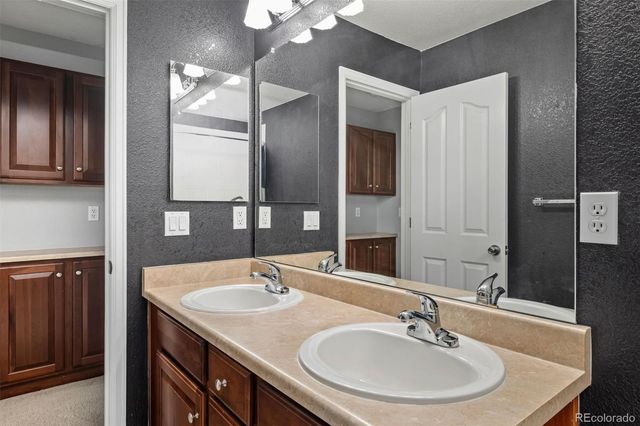 5517 Brooklawn Lane, Highlands Ranch, CO 80130