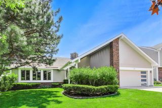 611 W Whiting Lane, Arlington Heights, IL 60004