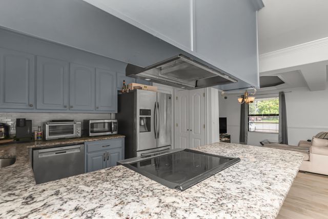 2008 Plumosa Palm Drive, Niceville, FL 32578