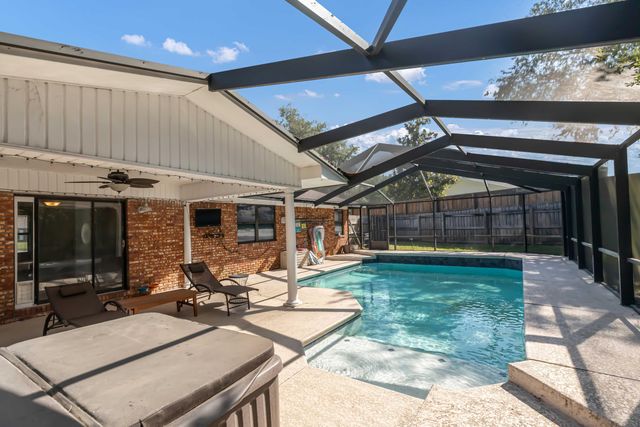2008 Plumosa Palm Drive, Niceville, FL 32578
