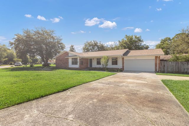 2008 Plumosa Palm Drive, Niceville, FL 32578