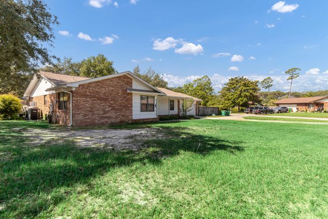 2008 Plumosa Palm Drive, Niceville, FL 32578