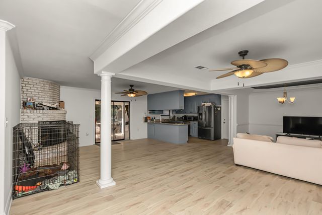 2008 Plumosa Palm Drive, Niceville, FL 32578